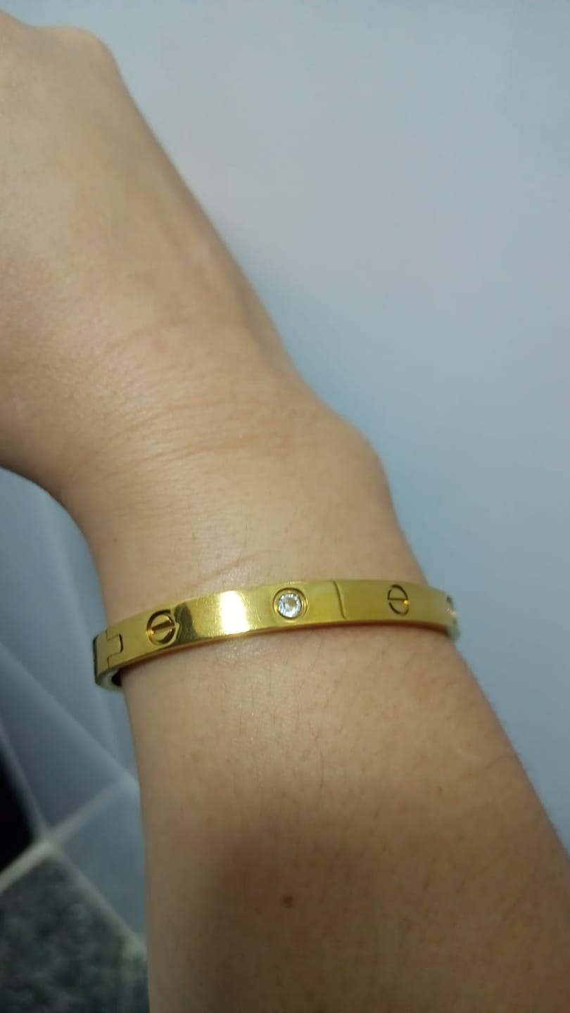 Customer photo review of Bracelete Pedras de Glamour Banhado em Ouro 18k