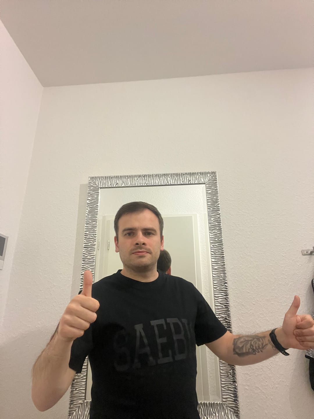Customer photo review of Lifestyle All Black Herren T-Shirt by SAEBIS®