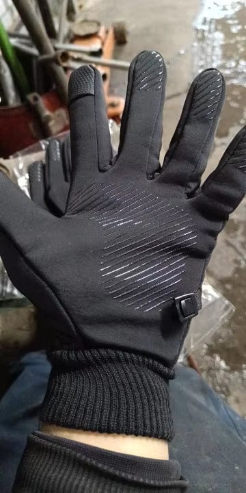 Customer photo review of FROSTFIT PRO - Extrem rutschfester & reflektierender Thermohandschuh