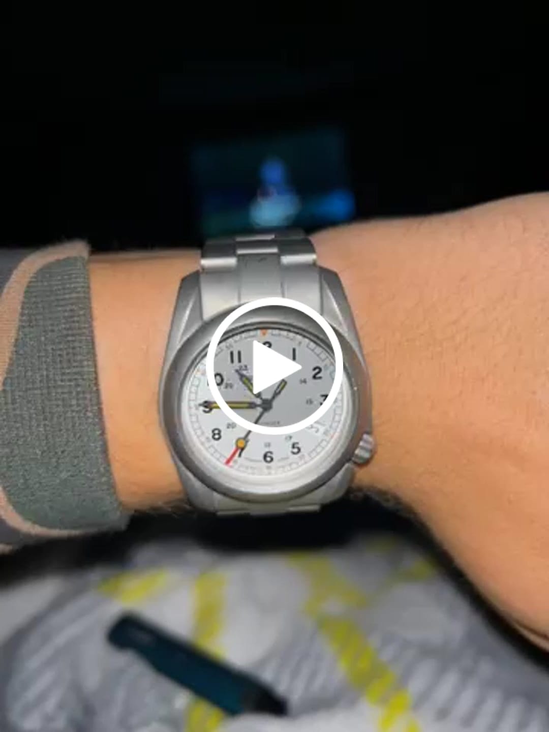 Customer video review of VOYAGER - 100M Waterproof Titanium Automatic Field Watch | White-bracelet