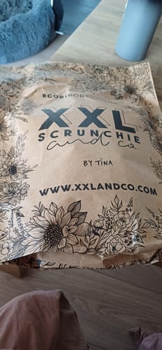 Customer photo review of Neutral XXL Scrunchie 3-Pack