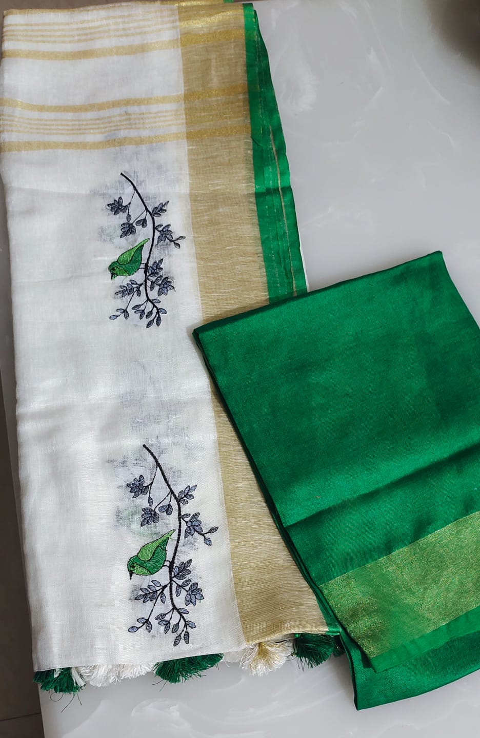Customer photo review of Embroidered Pure Linen Saree