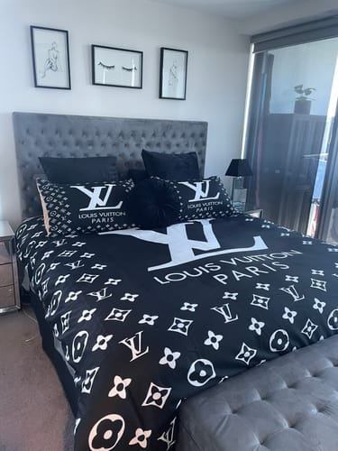 Customer photo review of Paris Logo in Black Background Louis Vuitton bed set