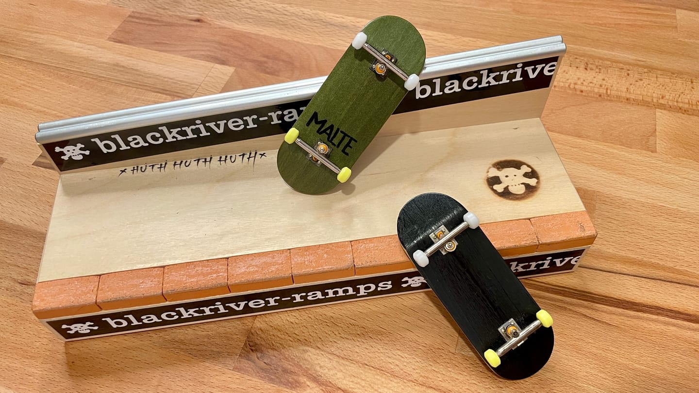Customer photo review of Colored Fingerboard Veneer - 6 Boards