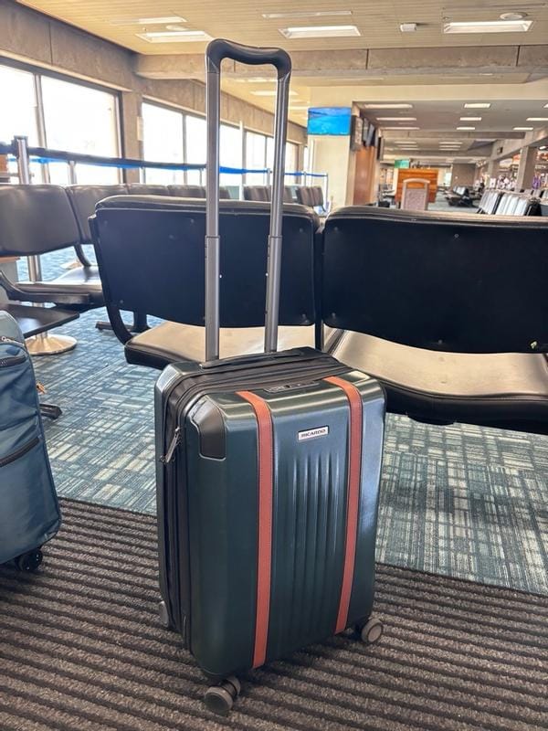Customer photo review of Montecito 2.0 Hardside Carry-On Expandable Spinner