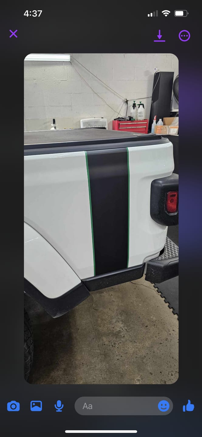 Customer photo review of Bedside Stripe Graphic set for Gladiator JT