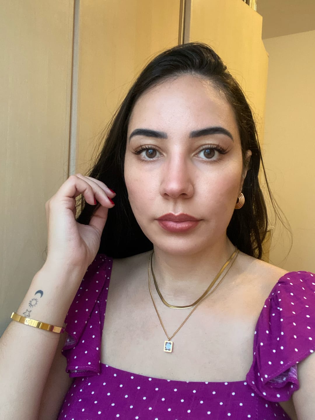 Customer photo review of Bracelete Square Charm Banhado em Ouro 18k