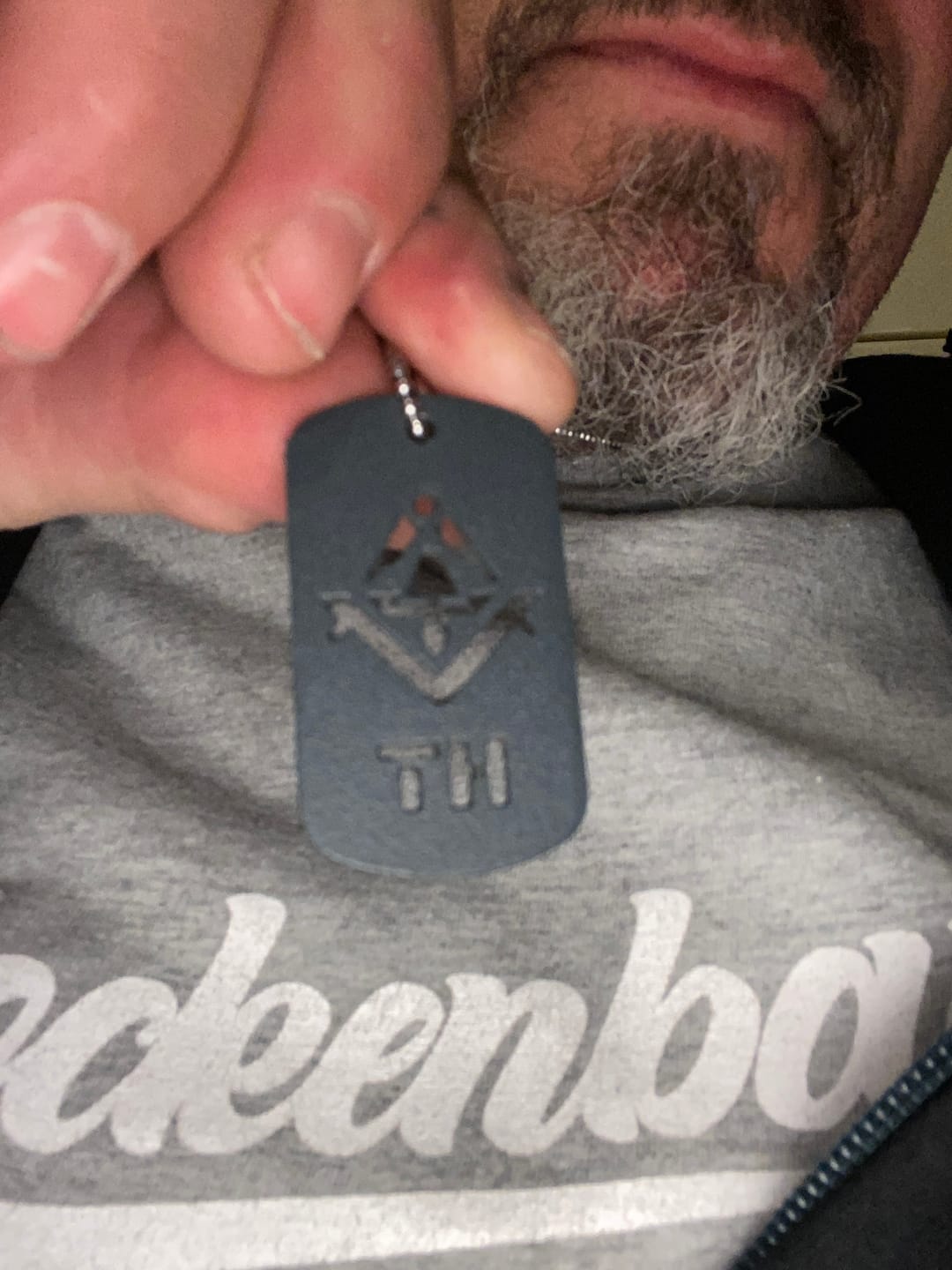 Customer photo review of Stuckateur - Personalisierbare Laser-Halskette für Männer