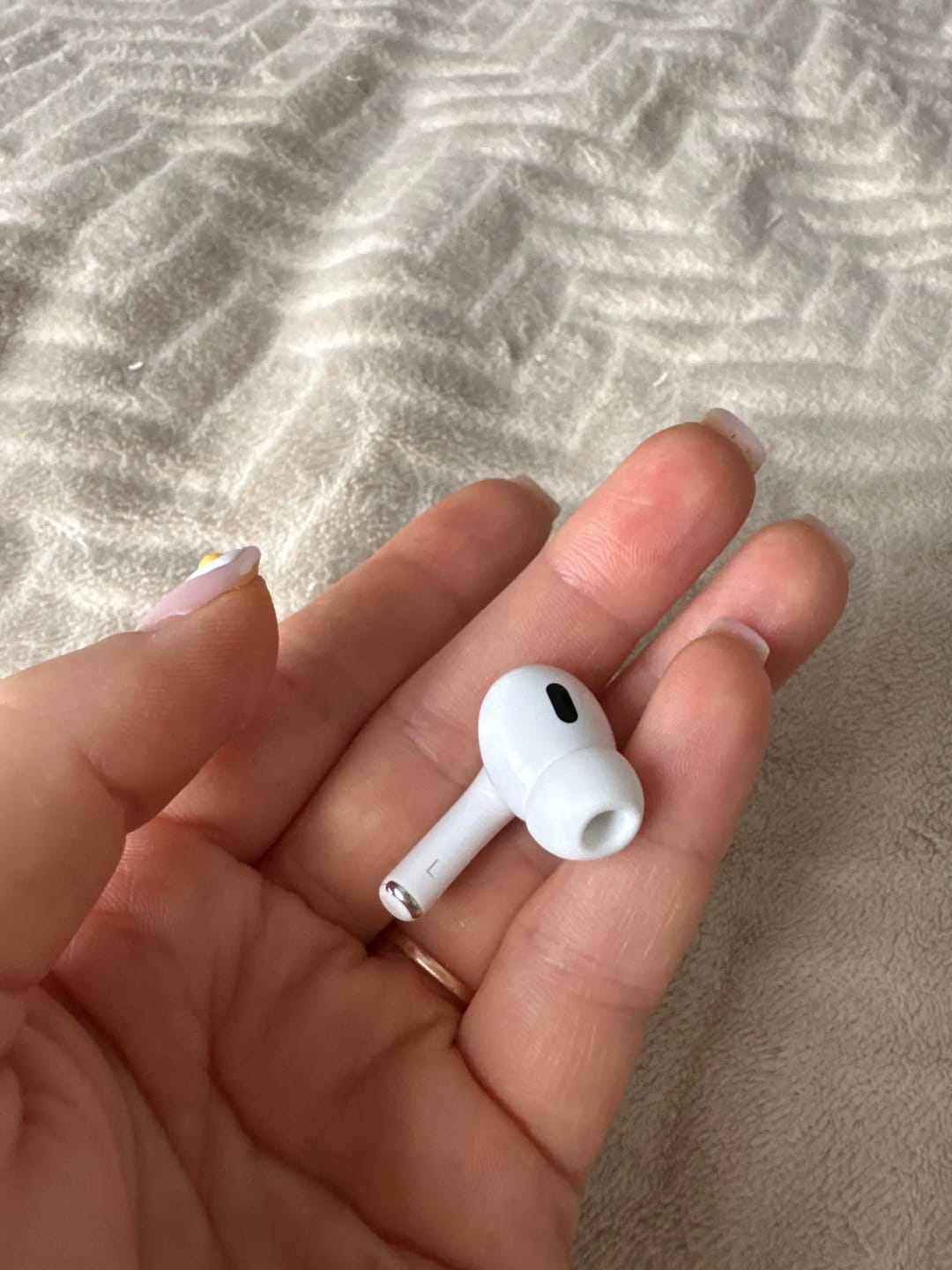Customer photo review of Pods Pro 3 (2024)