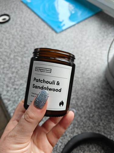 Customer photo review of Patchouli & Sandalwood - 25 Hour Candle