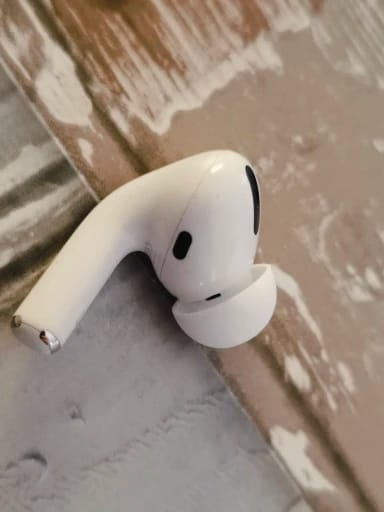Customer photo review of Pods Pro 3 (2024)