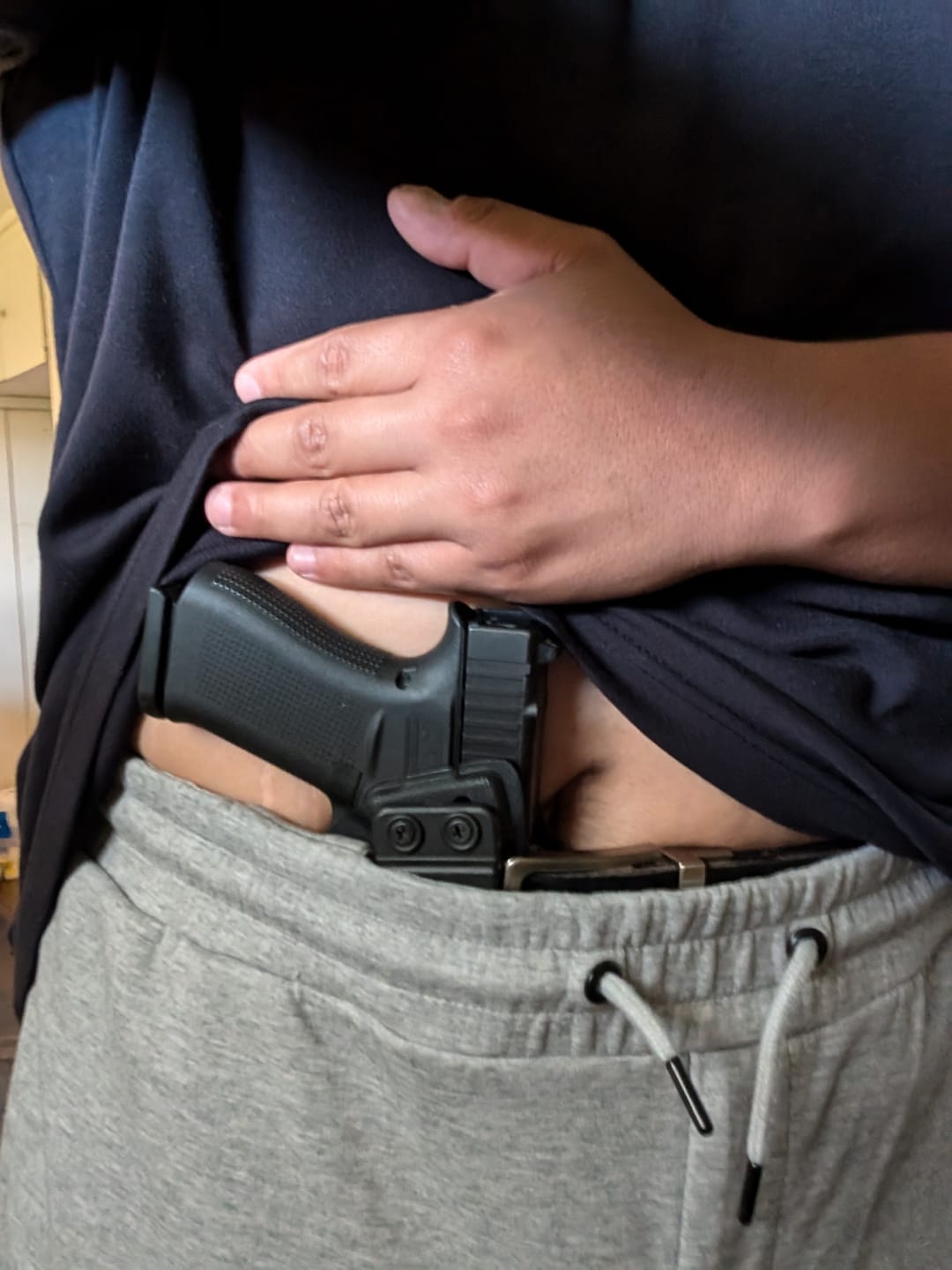 Customer photo review of Carrier Sweatpants Mk.II - Carbon Grey