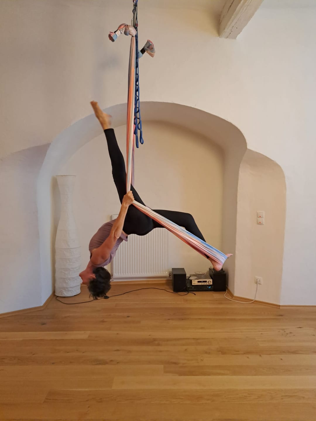 Customer photo review of Aerial Yoga Hängematte (Komplettset) - Farbe Colorful Clouds