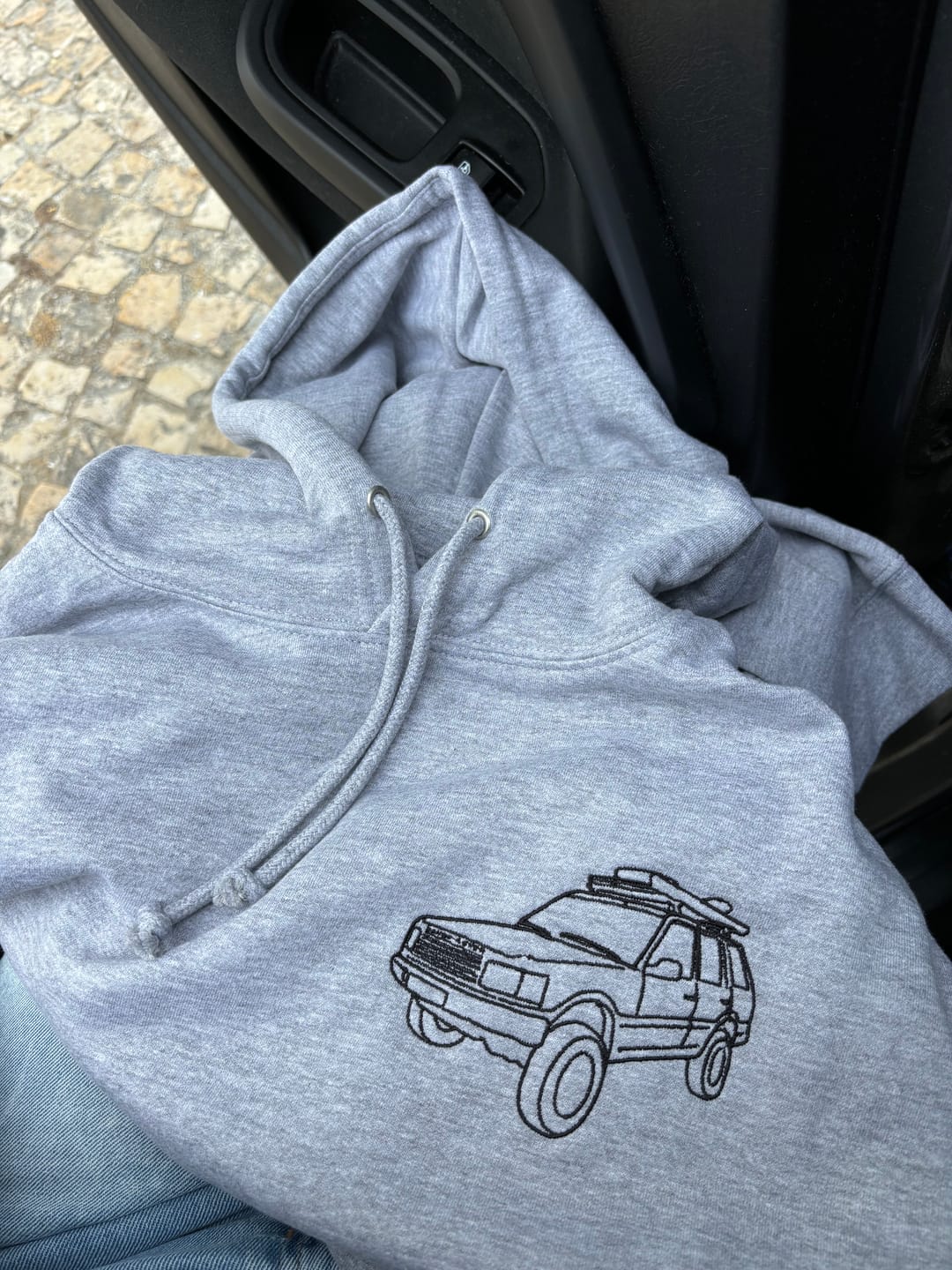 Customer photo review of Hoodie Retrato Line Art Personalizável