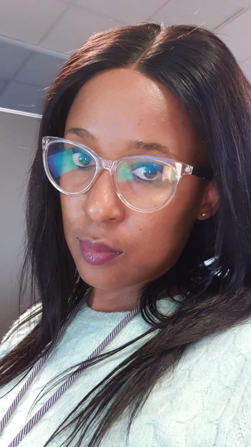 Customer photo review of Brazilian 4x4 Lace Wig - Straight
