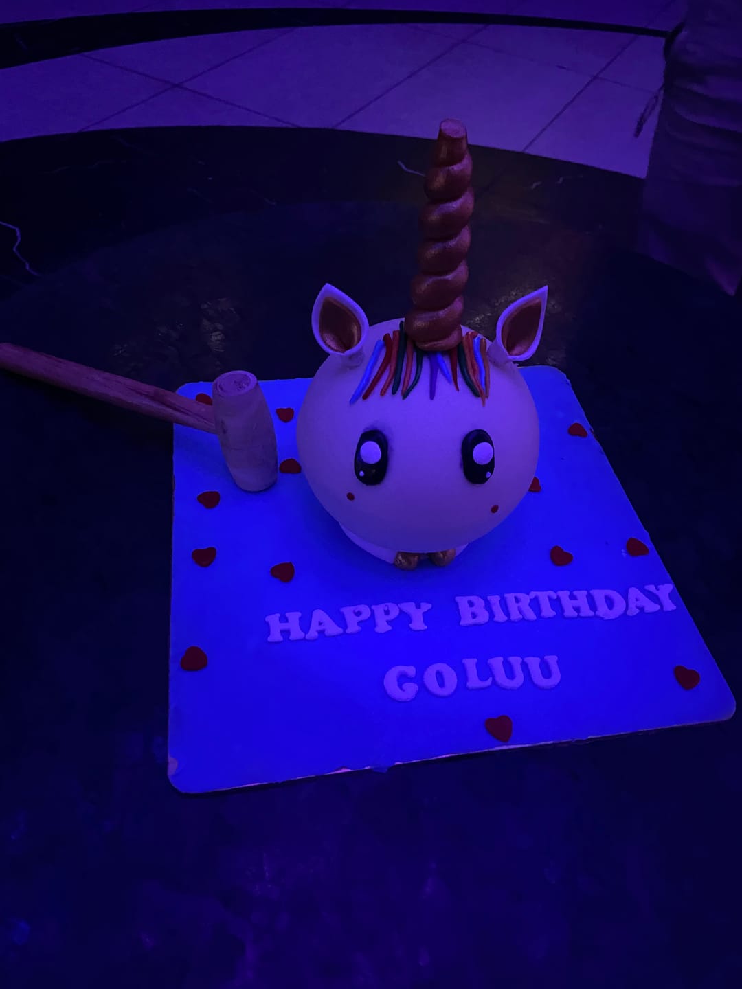 Customer photo review of Unicorn Round Pinata Cake