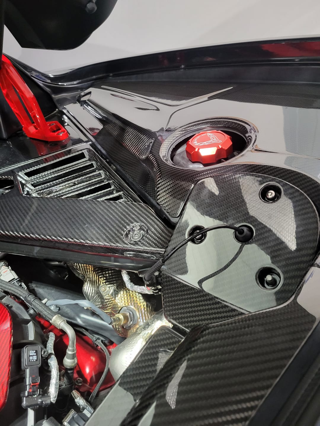 Customer photo review of Chevrolet Corvette C8 Carbon Fiber Engine Bay Struct Covers