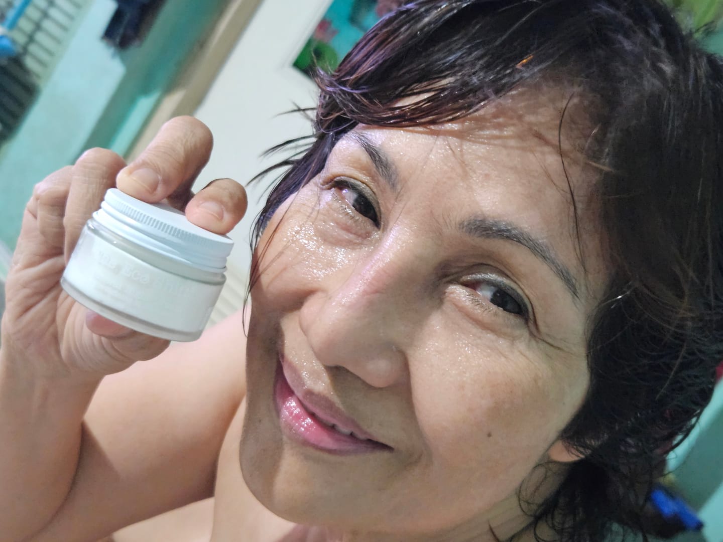 Customer photo review of Renewal and Age Defying Night Cream with Retinol and Niacinamide