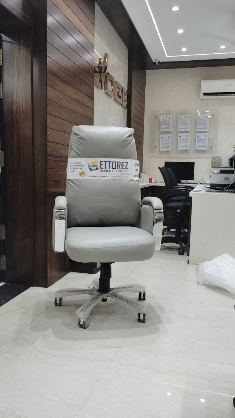 Customer photo review of Ettorez POLAR High Back Leatherette Office Chair