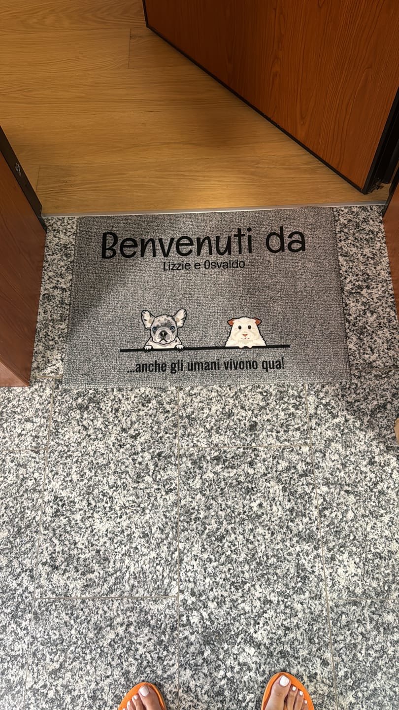 Customer photo review of Tutti i miei amici pelosi - Zerbino personalizzato