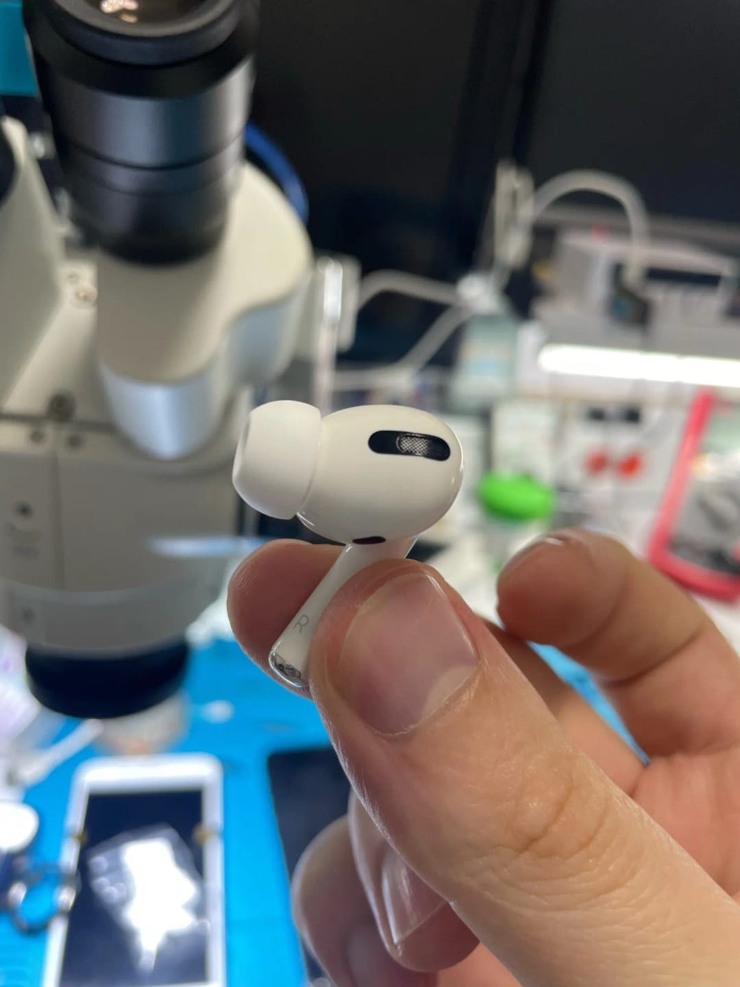 Customer photo review of Pods Pro 3 (2024)