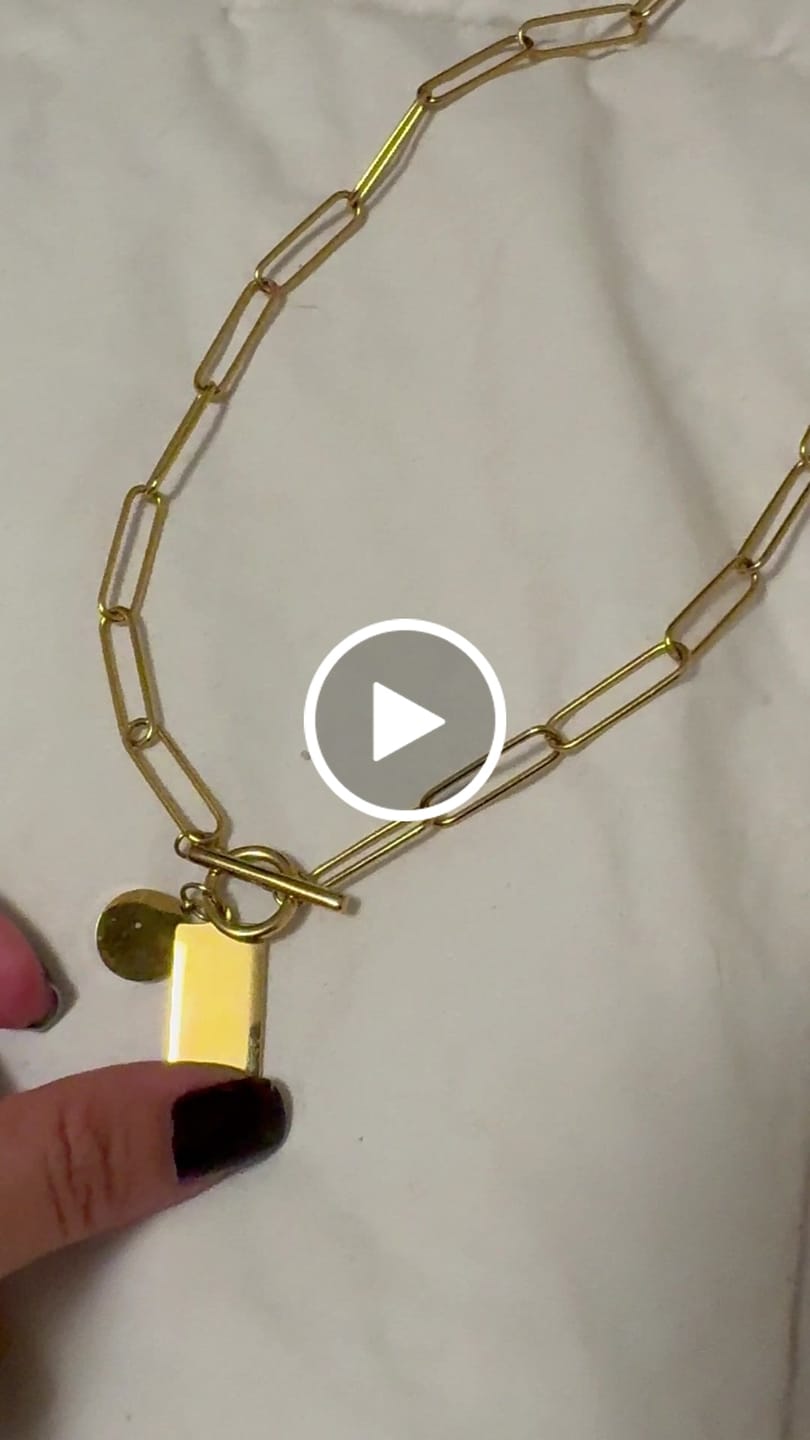 Customer video review of Colar Corrente Pingente Geométrico Liso Banhado em Ouro 18K