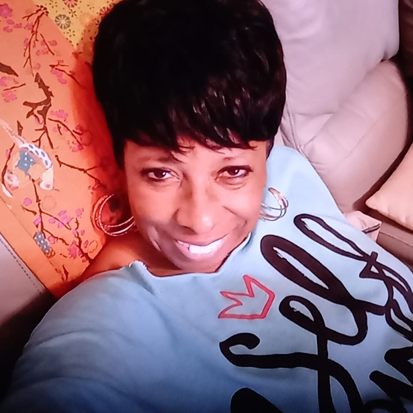 Customer photo review of Outre Wigpop Synthetic Full Wig - LACEY