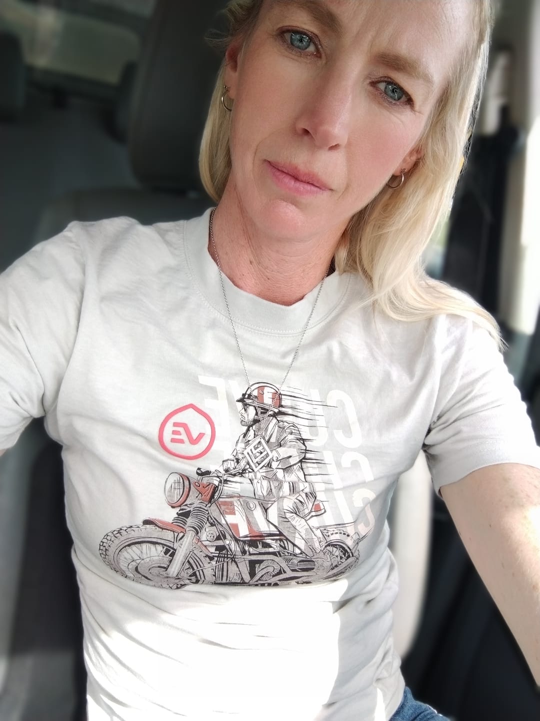 Customer photo review of Café Racer Revs T-Shirt Sandstone