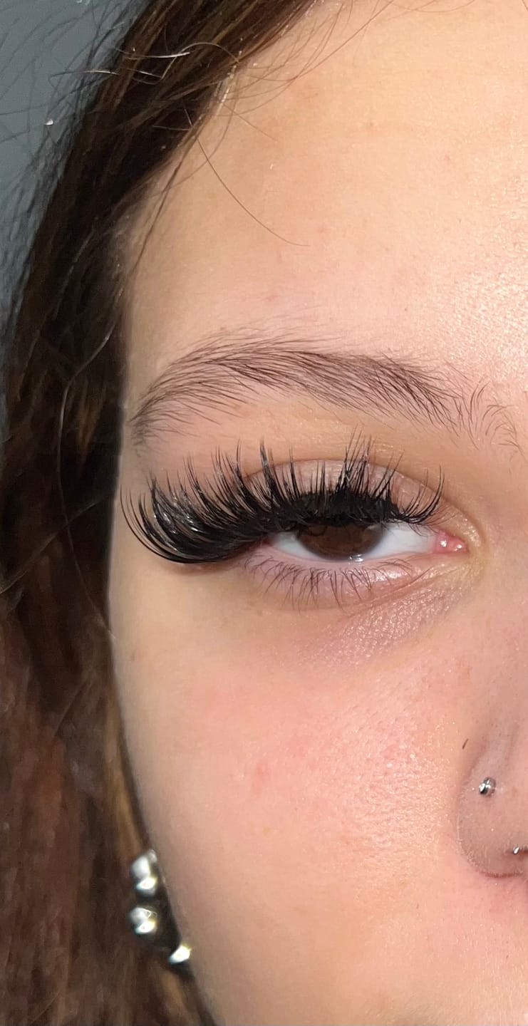 Customer photo review of 7D LOOSE PROMADE WISPY LASHES 0.05 SINGLE LENGTH 9-15MM