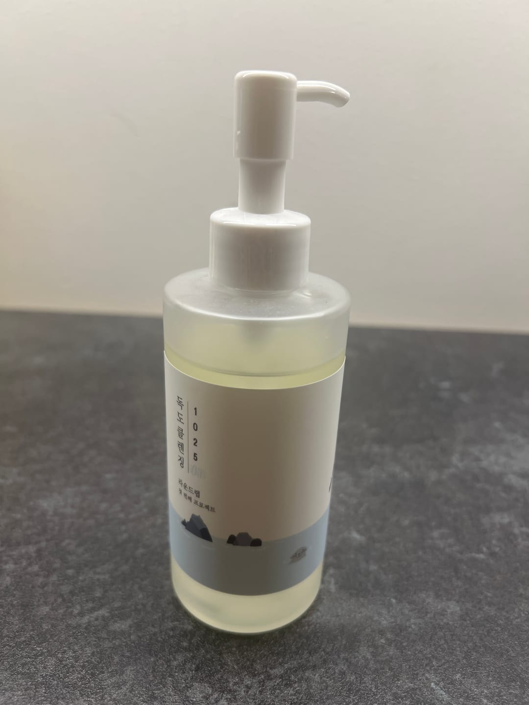 Customer photo review of Gaisīga hidrofīlā eļļa ar jūras ūdeni Round Lab 1025 Dokdo Cleansing Oil