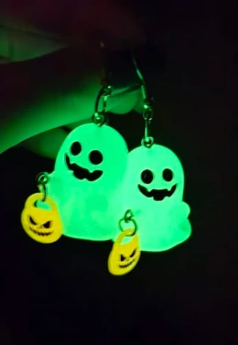 Customer photo review of 👻 Glow in the Dark Ghosties Necklace & Earring Set👻