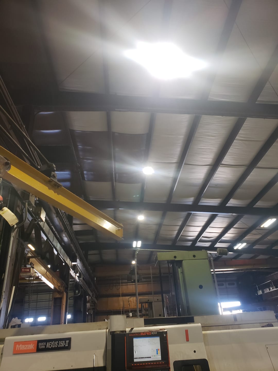 Customer photo review of UFO LED High Bay Light  240W/220W/200W Wattage Adjustable, 4000K, 131 LM/W, DLC Premium 1-10V Dimmable,  AC120-277V, Commercial LED Light for Barn Workshop Warehouse Gym Airport Lights
