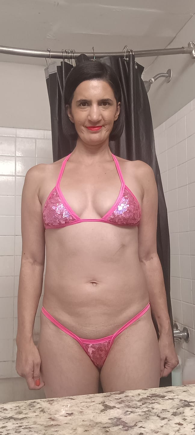 Customer photo review of Elle Bend n' Snap Sequins Set: Hot Pink