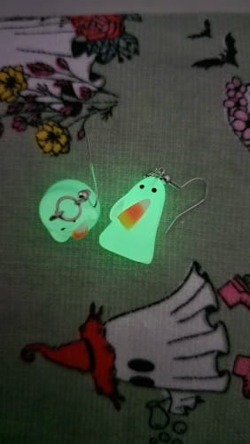 Customer photo review of 👻 Glow in the Dark Ghosties Necklace & Earring Set👻