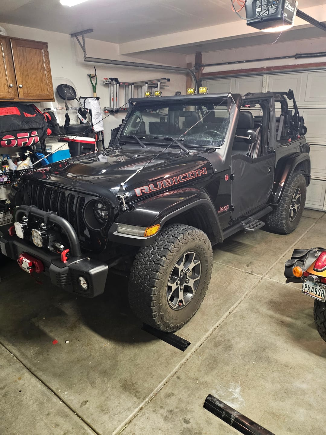 Customer photo review of JL/JLU A-Pillar Side Jeep Mirrors with Base Mount Driver AND Passenger