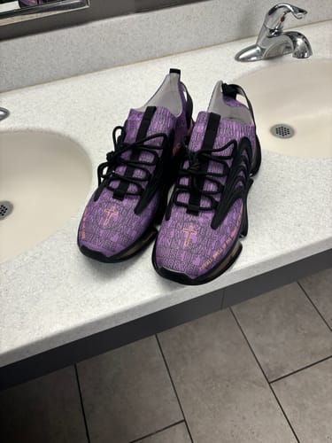 Customer photo review of Men's Purple Psalm 23s