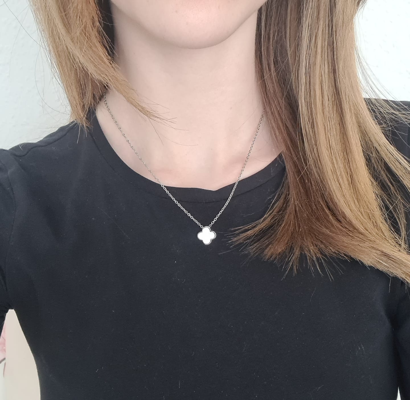 Customer photo review of Clover Perlmutt Kette | 18K vergoldet