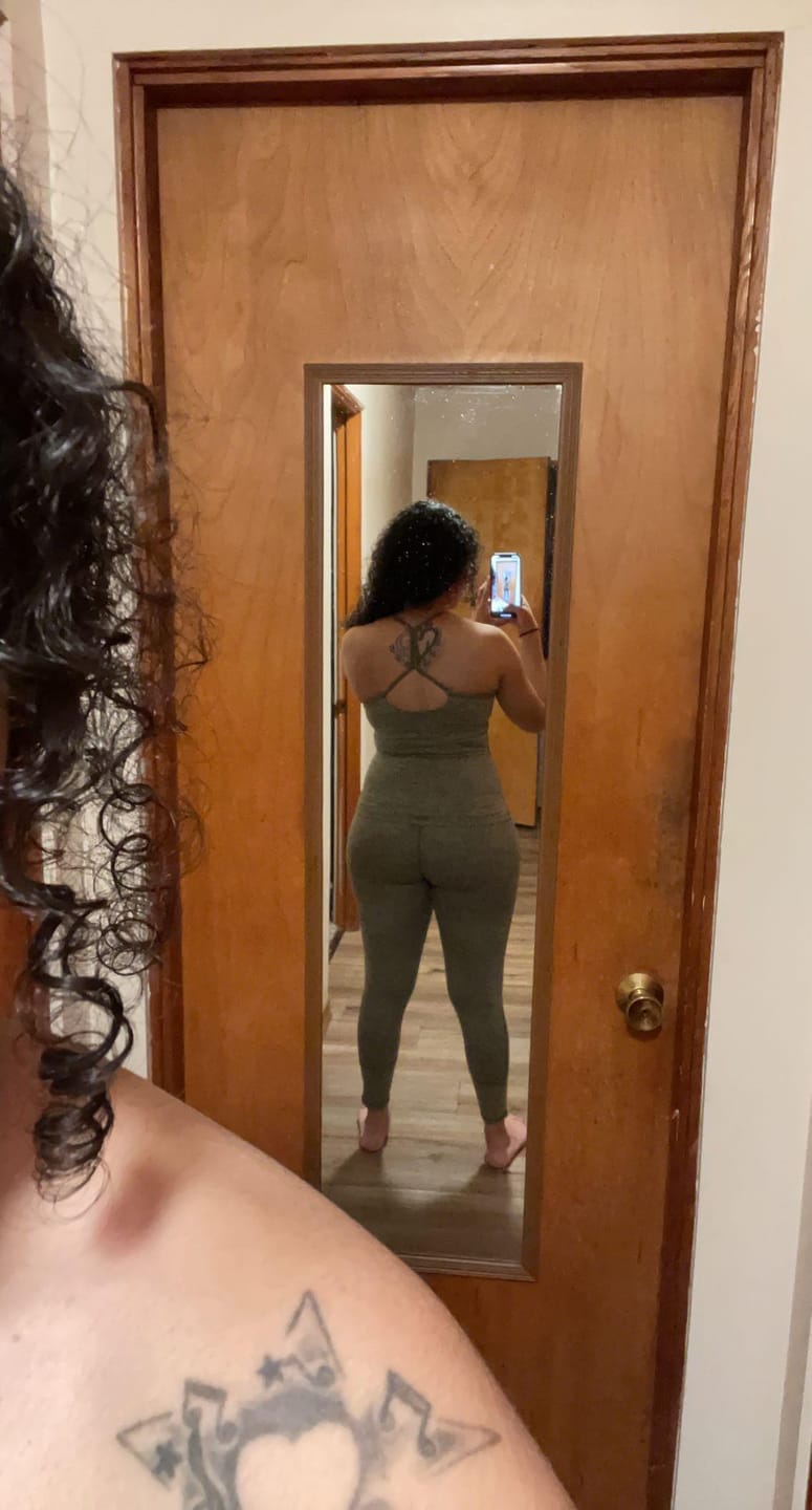 Customer photo review of ALLURE HEATHER 7/8 LEGGINGS