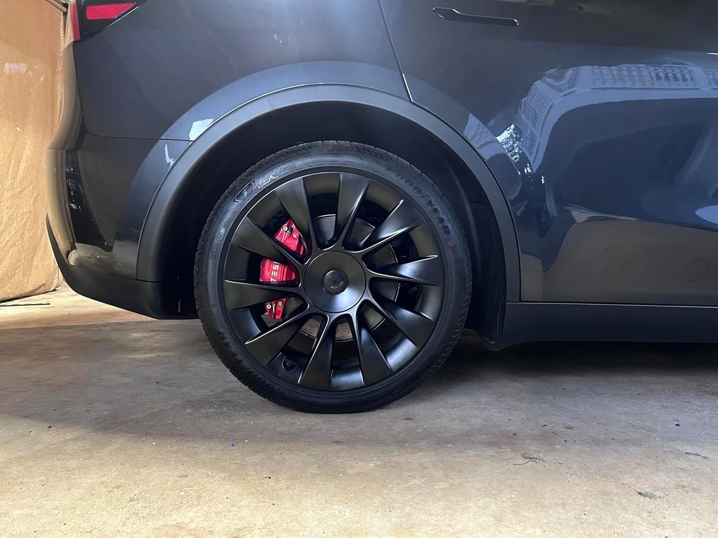 Customer photo review of EVAAM® Caliper Covers (4PCS) for Tesla Model 3