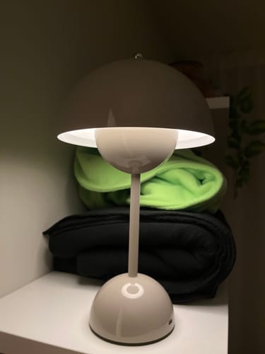 Customer photo review of Bordslampa - Svamplampa Flowerbud - Batteridriven 5000 mAH