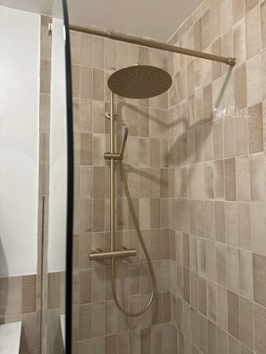Customer photo review of Colonne de Douche Dorée