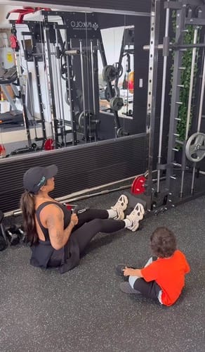 Customer photo review of M4-1.0 Smith with Barbell and Weights Set