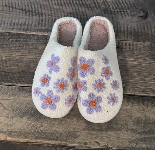 Customer photo review of Purple Flowers Slip-on Slippers