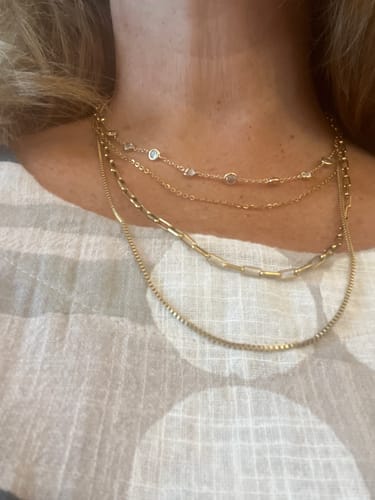 Customer photo review of Miela Layered Chain Necklace