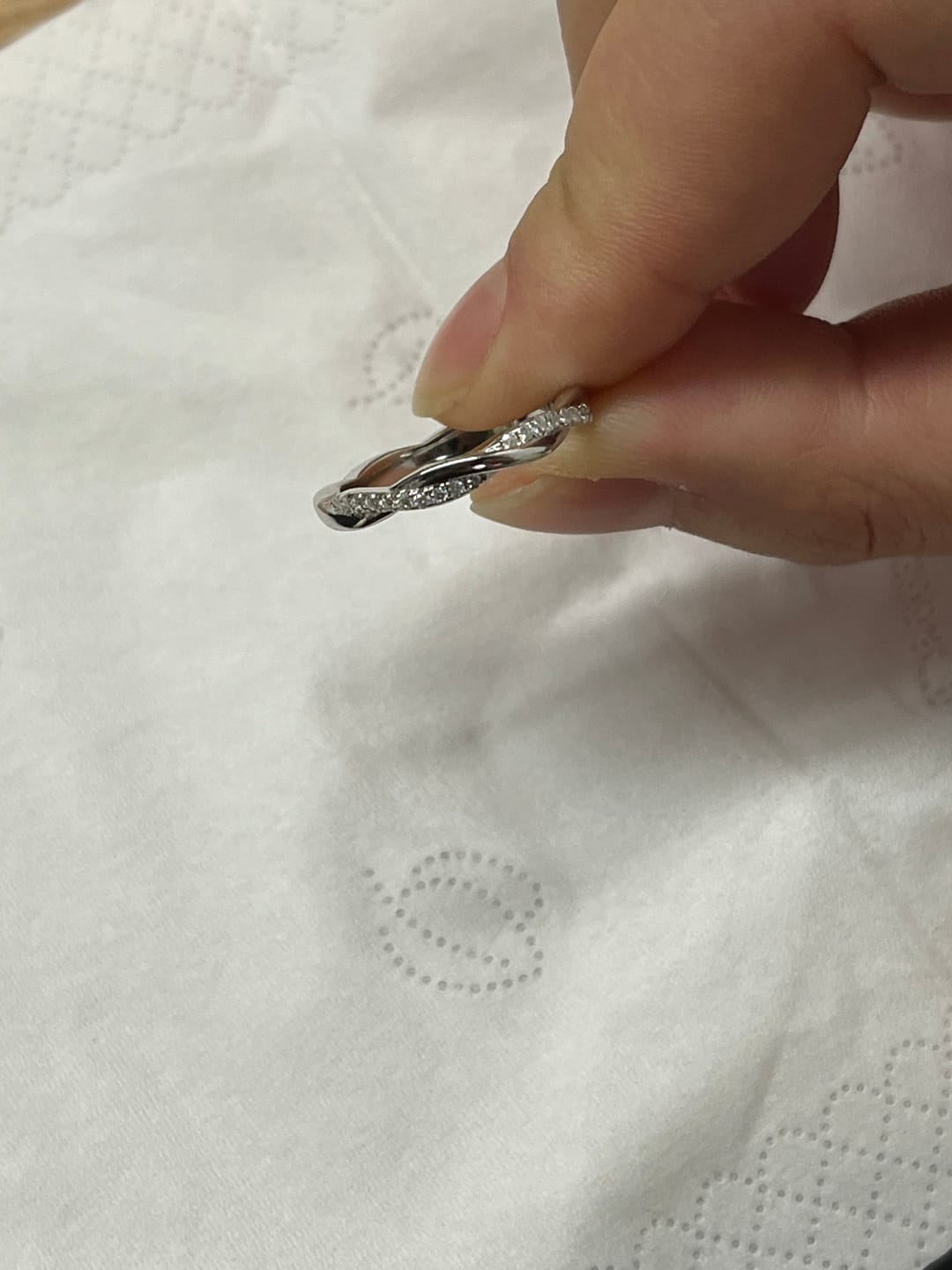 Customer photo review of S925 Moissanite Twist Eternity Wedding Band