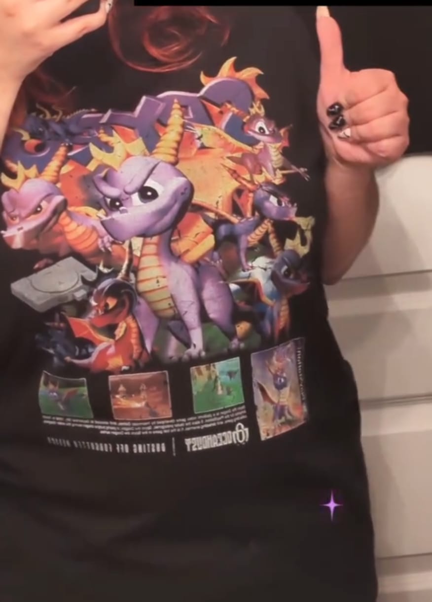 Customer photo review of Video Games 'Spyro' Heavyweight T-Shirt
