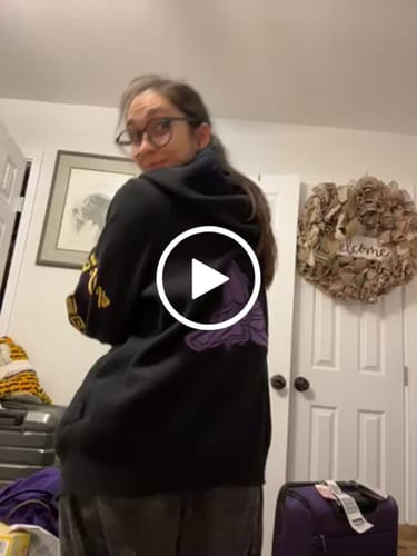 Customer video review of Genshin Zipper Hoodie [In-Stock]