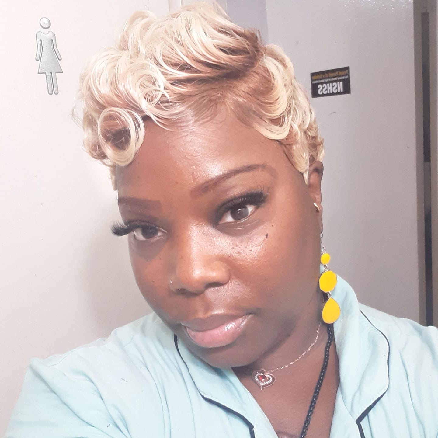 Customer photo review of It's a Wig Synthetic Hair Full Wig - ELISE