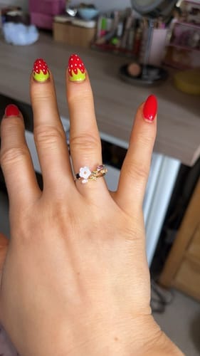 Customer photo review of Crystal White Blossom Rings Gold