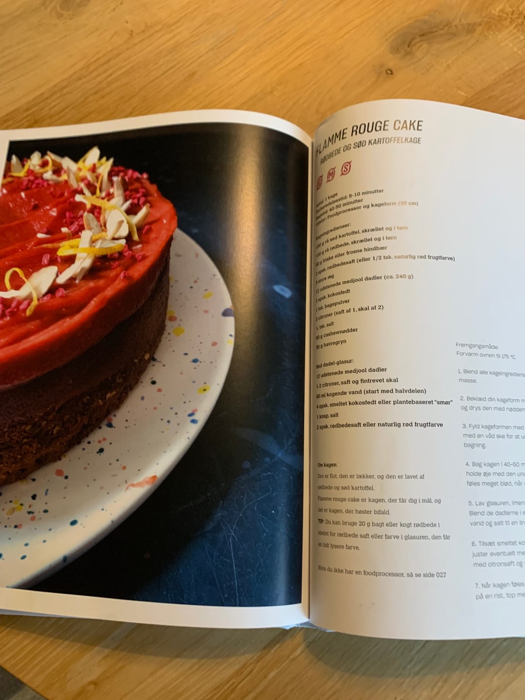 Customer photo review of The Cake Cookbook (Dansk)